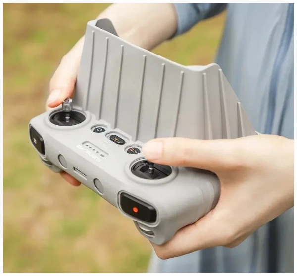 Защитный чехол пульта DJI RC с защитой от солнца серый фото в интернет-магазине gdrone.ru
